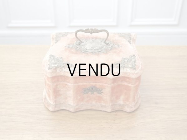 画像3: 19世紀末 アンティーク 　ジュエリーボックス 裁縫箱　スモーキーなサーモンピンク ベルベット＆シルククッション (3)