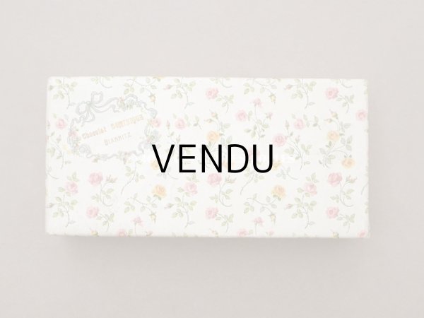 画像3: 【13周年セール対象外】アンティーク ピンクの薔薇模様のお菓子箱 チョコレートボックス CHOCOLAT DOMINIQUE BIARITZ (3)