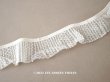 画像1: 【13周年セール対象外】アンティーク ドット柄のチュールレース プリーツ リボン 幅4.2cm幅 オフホワイト (1)