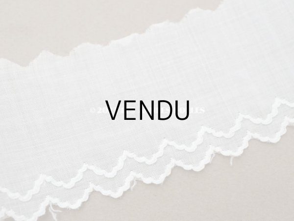 画像2: 【13周年セール対象外】アンティーク スカラップレース 刺繍入り オフホワイト　5cm幅  (2)