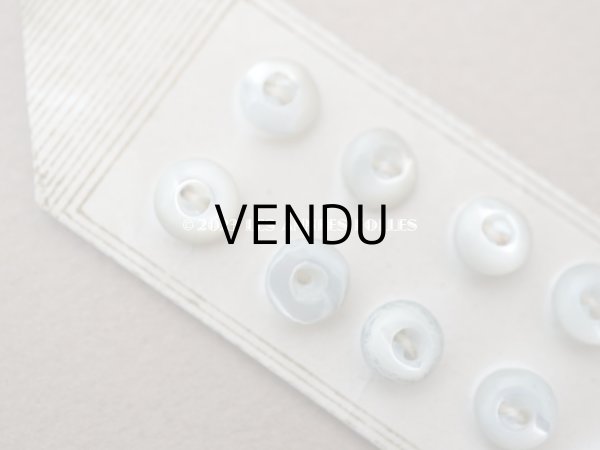 画像14: アンティーク マザーオブパール製 極小 ボタン 6mm 12ピース シェルボタン パウダーブルー (14)