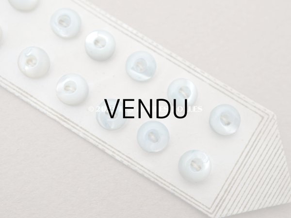 画像12: アンティーク マザーオブパール製 極小 ボタン 6mm 12ピース シェルボタン パウダーブルー (12)