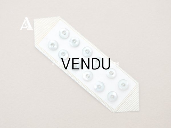 画像4: アンティーク マザーオブパール製 極小 ボタン 6mm 12ピース シェルボタン パウダーブルー (4)