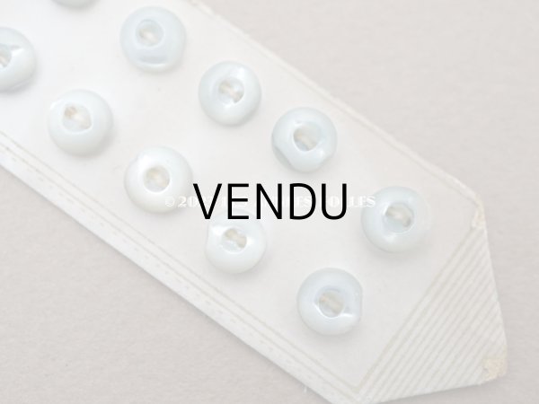 画像9: アンティーク マザーオブパール製 極小 ボタン 6mm 12ピース シェルボタン パウダーブルー (9)