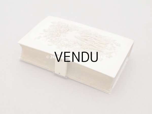 画像5: 1897年 アンティーク 薔薇のリース  ミサ典書 セルロイド製 (5)