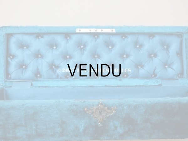 画像13: アンティーク ベルベットのグローブボックス ジュエリーケース スモーキーブルー　シルク製クッション (13)