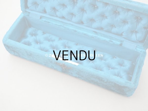 画像12: アンティーク ベルベットのグローブボックス ジュエリーケース スモーキーブルー　シルク製クッション (12)