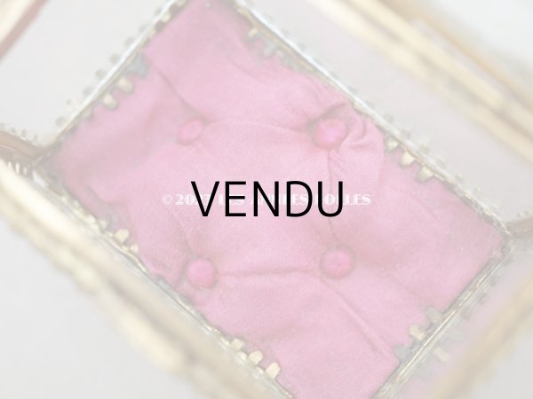 画像13: 19世紀 アンティーク ジュエリーボックス ラズベリーピンクのシルク製クッション (13)