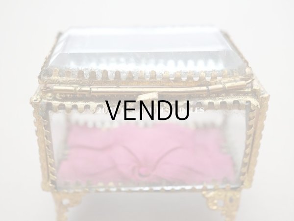 画像7: 19世紀 アンティーク ジュエリーボックス ラズベリーピンクのシルク製クッション (7)