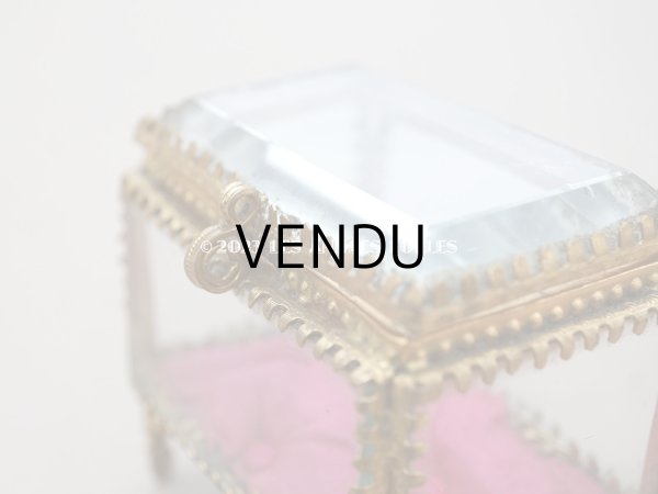 画像6: 19世紀 アンティーク ジュエリーボックス ラズベリーピンクのシルク製クッション (6)