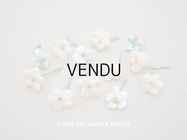 画像1: アンティーク ベルベットの布花 12ピースのセット　 (1)
