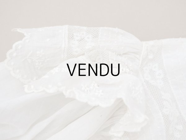 画像8: 1900年頃 アンティーク　小さな女の子のドレス ピーチピンクのリボン＆手刺繍の花模様 (8)