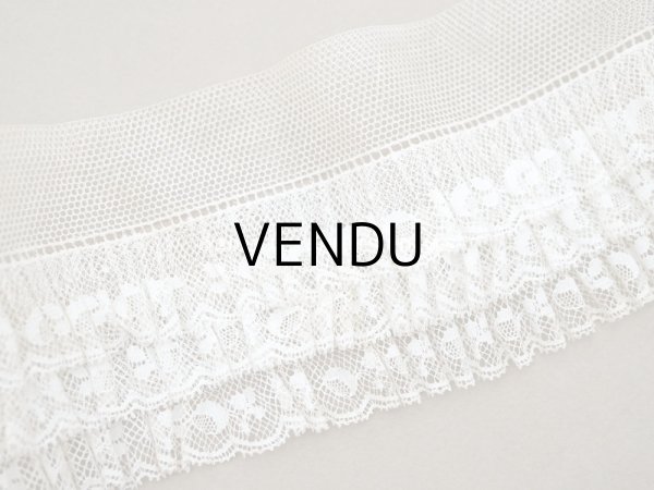 画像3: アンティーク タグ付き 3段　チュールレースのプリーツ リボン 1.53m 7.5cm幅 オフホワイト (3)