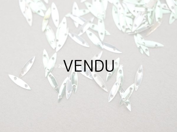 画像5: 1900年頃 アンティーク ガラスの蓋の小さな紙箱 極小2×7mm　メタル製スパンコール入り - AUX ECUSSONS - (5)