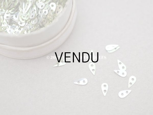 画像6: 1900年頃 アンティーク ガラスの蓋の小さな紙箱 極小2.5×5mm　メタル製スパンコール入り - AUX ECUSSONS - (6)