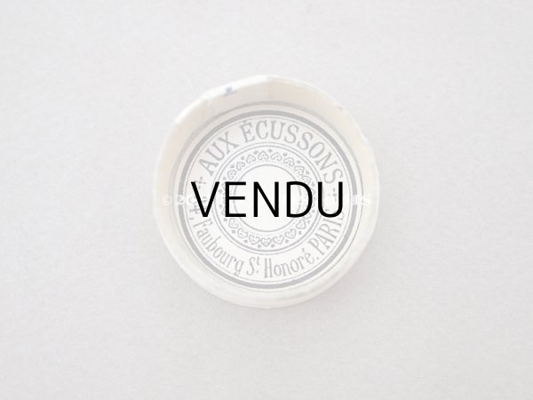 画像7: 1900年頃 アンティーク ガラスの蓋の小さな紙箱 極小2.5×5mm　メタル製スパンコール入り - AUX ECUSSONS - (7)