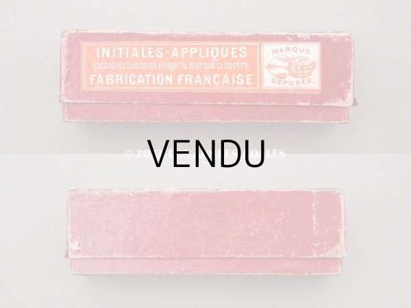 画像3: 1900年代 アンティーク 硝子の蓋の紙箱入り イニシャルテープ  (3)