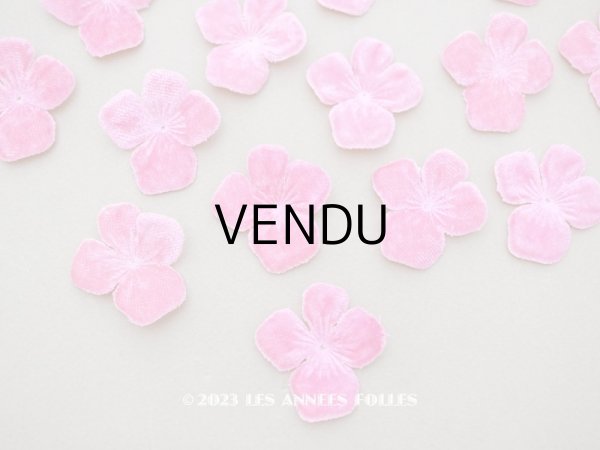 画像1: アンティーク 菫の花びら　ベルベットの布花 15ピースのセット　ピンク (1)