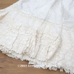 画像: 1900年頃 アンティーク 新品同様 ウェディングドレスのスカート オフホワイト　シルク製