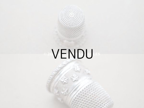 画像8: アンティーク ボンマルシェ　シルバー製シンブル イニシャル入り&星柄 指ぬき  - AU BON MARCHE - (8)