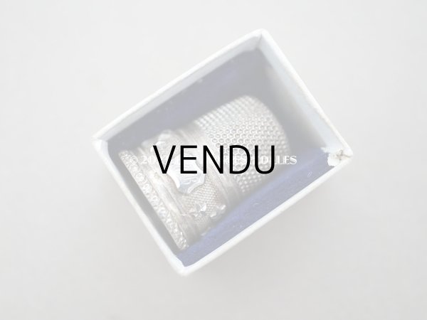 画像5: アンティーク ボンマルシェ　シルバー製シンブル イニシャル入り&星柄 指ぬき  - AU BON MARCHE - (5)