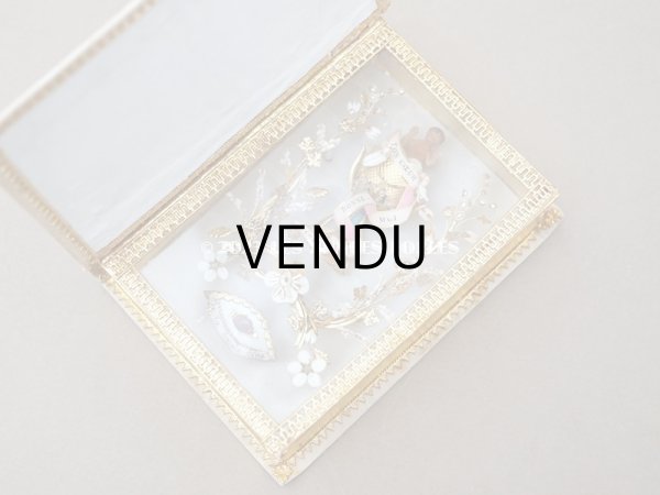 画像9: 19世紀 アンティーク ルリケール 幼いキリスト＆聖遺物入り聖書型ボックス 聖人の遺品　 (9)