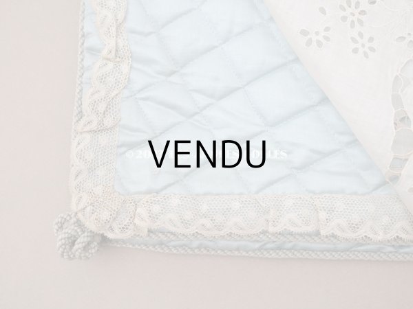 画像17: アンティーク イニシャル刺繍入り シルク製 ハンキーケース パウダーブルー (17)
