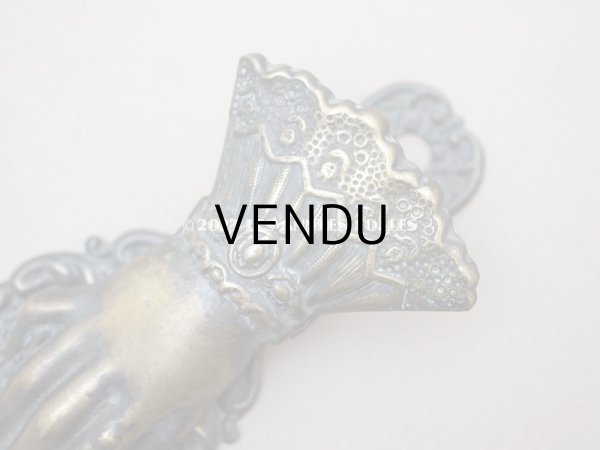 画像4: アンティーク ハンドモチーフのクリップ  (4)