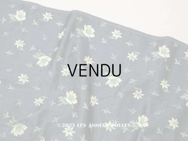画像1: 19世紀 アンティーク シルク製ファブリック　ライムグリーンの花模様　ジャガード織　48×129cm (1)