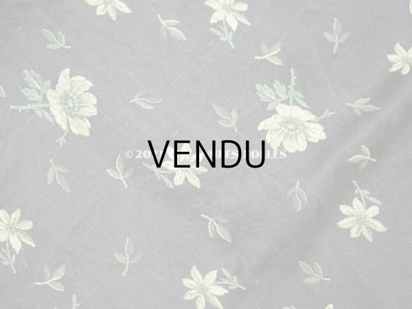 画像3: 19世紀 アンティーク シルク製ファブリック　ライムグリーンの花模様　ジャガード織　48×129cm (3)