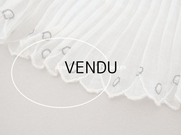 画像10: アンティーク スカラップ プリーツリボン ドット刺繍入り 7.8cm幅 コットンオーガンジー (10)