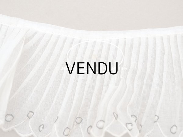 画像6: アンティーク スカラップ プリーツリボン ドット刺繍入り 7.8cm幅 コットンオーガンジー (6)