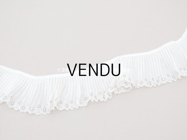 画像4: アンティーク スカラップ プリーツリボン ドット刺繍入り 7.8cm幅 コットンオーガンジー (4)