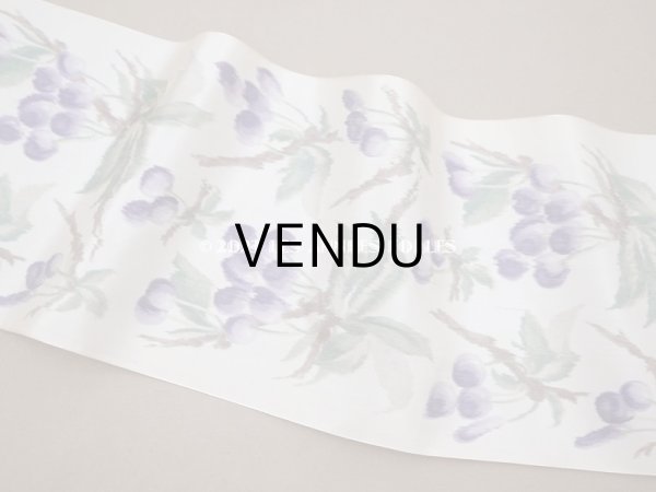 画像2: 新品同様　19世紀 アンティーク シルク製 幅広リボン ほぐし織り チェリー柄  幅16.2cm (2)