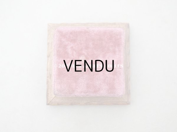 画像4: アンティーク とても小さな　ベルベットの台座 ピンク 9×9×3.8cm (4)