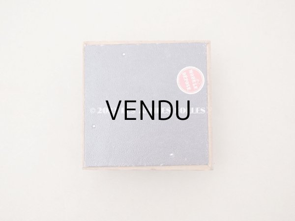 画像7: アンティーク とても小さな　ベルベットの台座 ピンク 9×9×3.8cm (7)