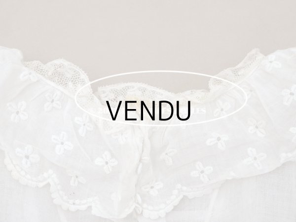 画像23: アンティーク 洗礼式のベビードレス パフスリーブ 手刺繍の花模様＆レース＆オレンジベージュのリボン (23)