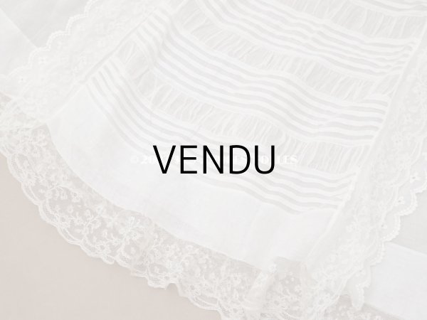 画像15: アンティーク 洗礼式のベビードレス パフスリーブ 手刺繍の花模様＆レース＆オレンジベージュのリボン (15)