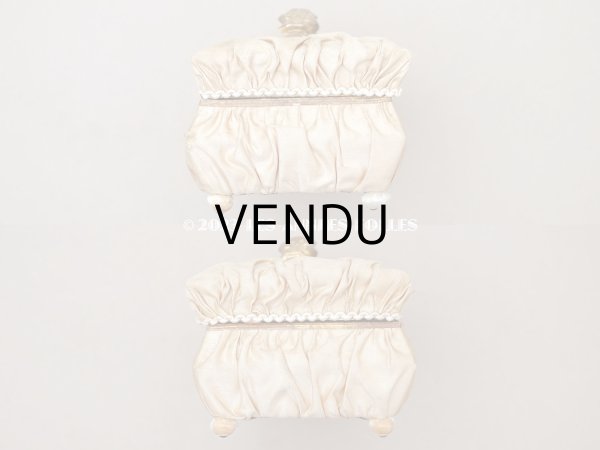 画像8: 19世紀 アンティーク ナポレオン3世時代 お菓子箱 シャンパンゴールド＆オフホワイトのキルティング チョコレートボックス  (8)