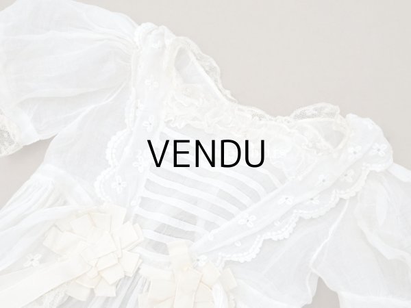 画像4: アンティーク 洗礼式のベビードレス パフスリーブ 手刺繍の花模様＆レース＆オレンジベージュのリボン (4)