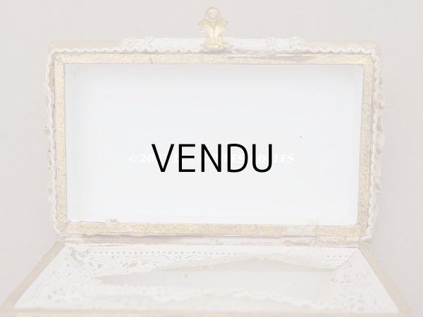 画像13: 19世紀 アンティーク ナポレオン3世時代 お菓子箱 シャンパンゴールド＆オフホワイトのキルティング チョコレートボックス  (13)