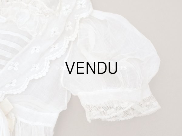 画像9: アンティーク 洗礼式のベビードレス パフスリーブ 手刺繍の花模様＆レース＆オレンジベージュのリボン (9)