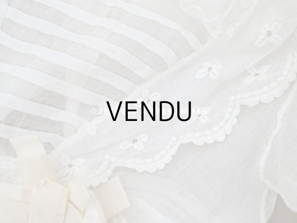 画像6: アンティーク 洗礼式のベビードレス パフスリーブ 手刺繍の花模様＆レース＆オレンジベージュのリボン (6)