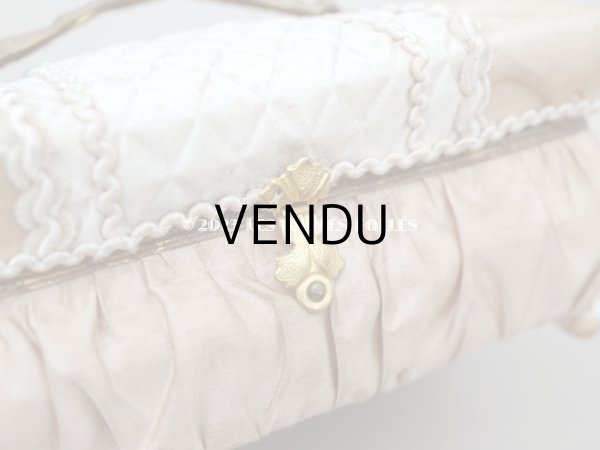 画像9: 19世紀 アンティーク ナポレオン3世時代 お菓子箱 シャンパンゴールド＆オフホワイトのキルティング チョコレートボックス  (9)