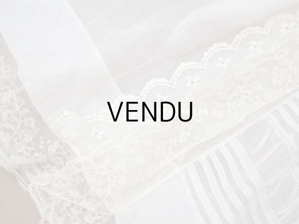 画像17: アンティーク 洗礼式のベビードレス パフスリーブ 手刺繍の花模様＆レース＆オレンジベージュのリボン (17)