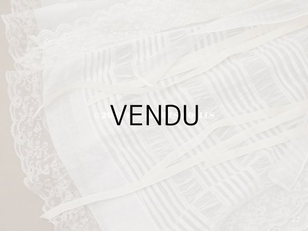 画像19: アンティーク 洗礼式のベビードレス パフスリーブ 手刺繍の花模様＆レース＆オレンジベージュのリボン (19)