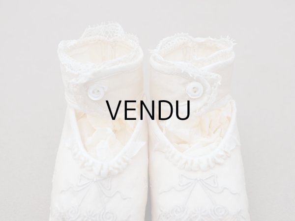 画像3: アンティーク ベビーシューズ エクリュ リボン柄の手刺繍入り  (3)