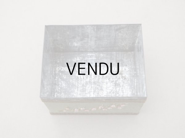 画像11: アンティーク 薔薇のリボン刺繍のボックス マリー・アントワネットの肖像画 シルク＆メタル製　 (11)