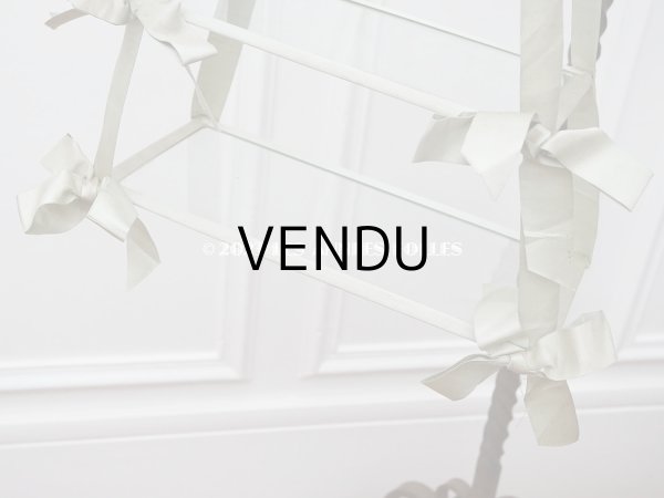 画像6: 1900年頃 アンティーク ラック ガラス棚 スモーキーブルーグリーンのシルクサテンリボン (6)