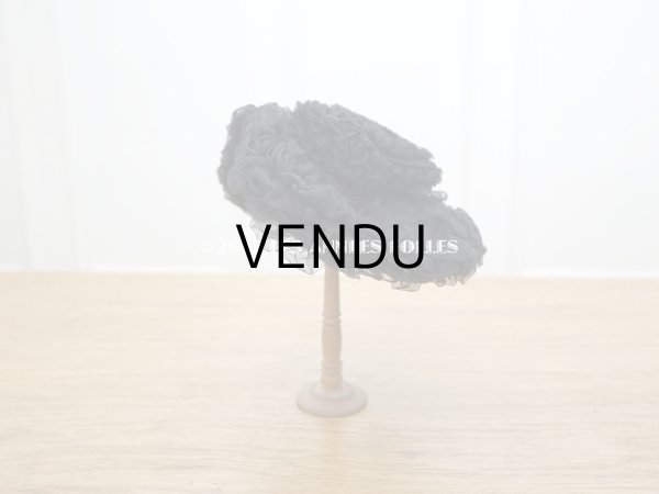 画像2: 1900年頃 アンティーク ドールハット 黒いシルクシフォンのフリル　ヴェルサイユの帽子店 (2)